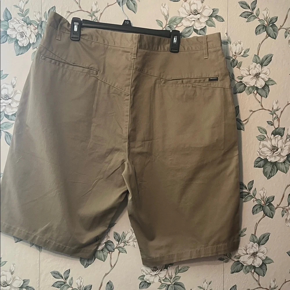 💁‍♂️MENS Volcom Flat Front Shorts in Khaki NWOT - Picture 5 of 7